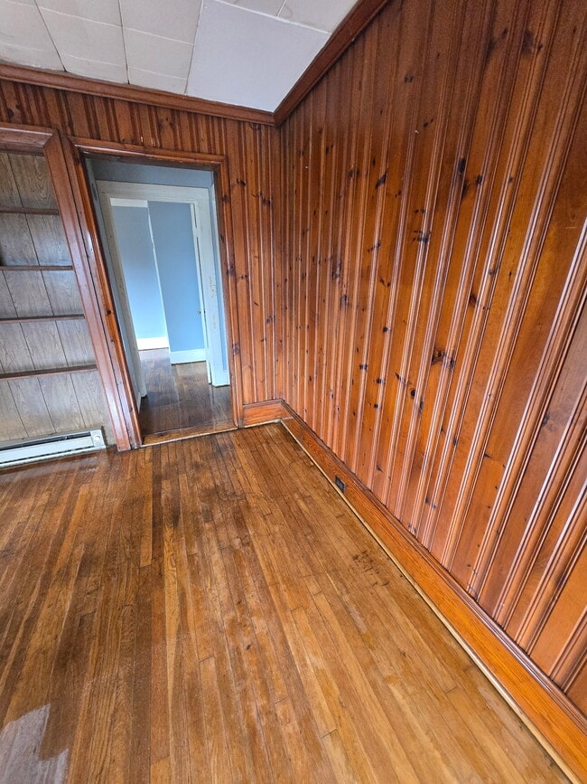 Building Photo - 204 S West St