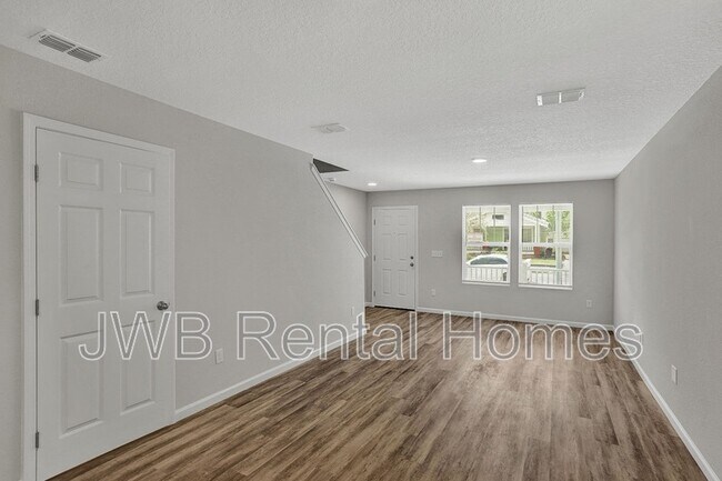Building Photo - 227 E 17th St