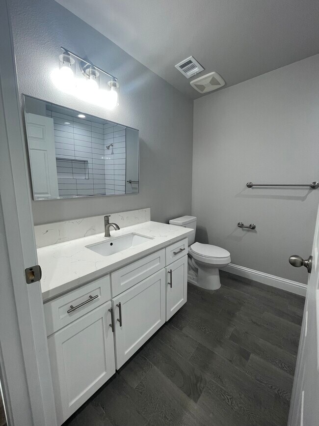 Bathroom 1 - 1051 Adell St