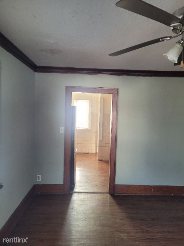 Building Photo - 2 br, 1 bath House - 726 E Maywood Ave