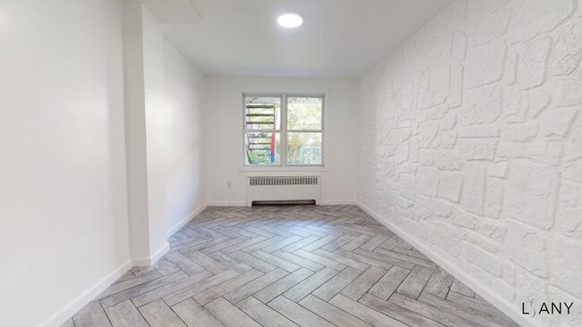 Building Photo - FULLY RENOVATED 1BR IN PRIVATE HOME. HEAT AND HOT WATER INCLUDED! JUNE 2026
