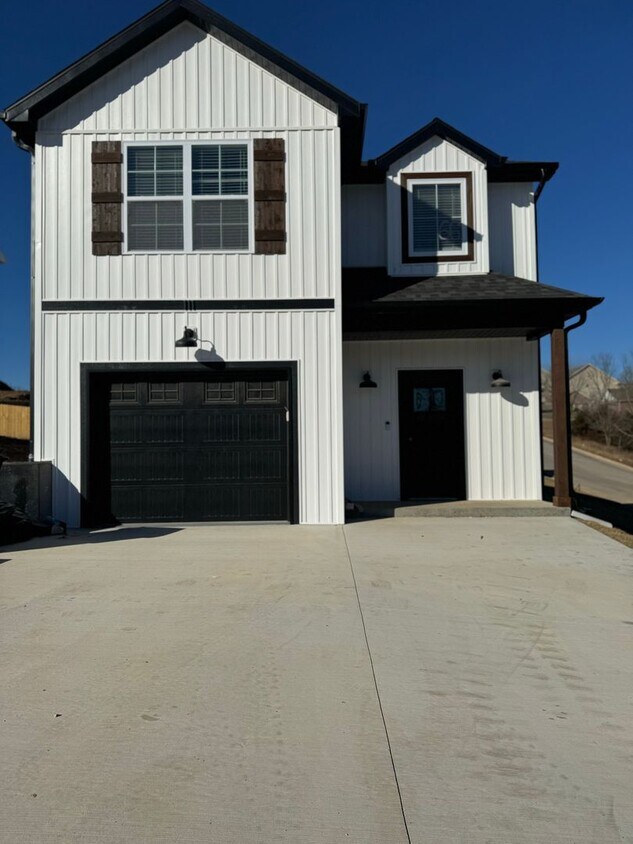 Primary Photo - Luxurious New Construction