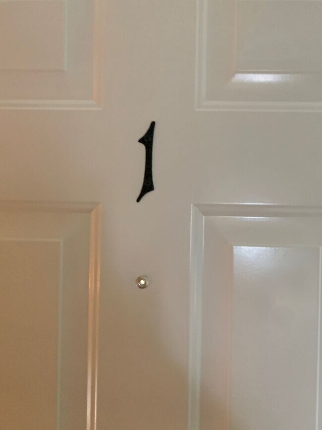 Building Photo - 337 N 10th St