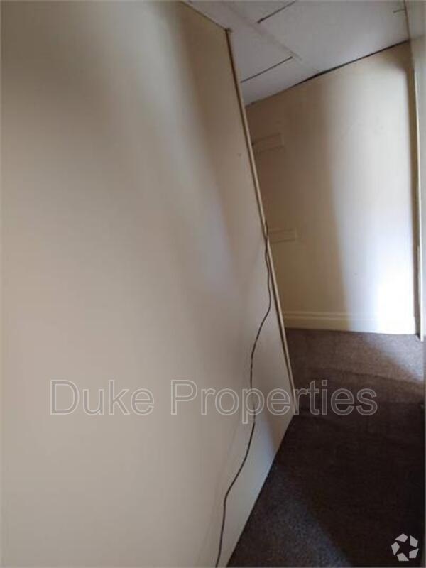 Building Photo - 77 Warner St