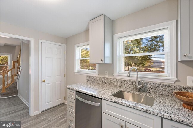 Foto del edificio - 6903 Friendship Rd