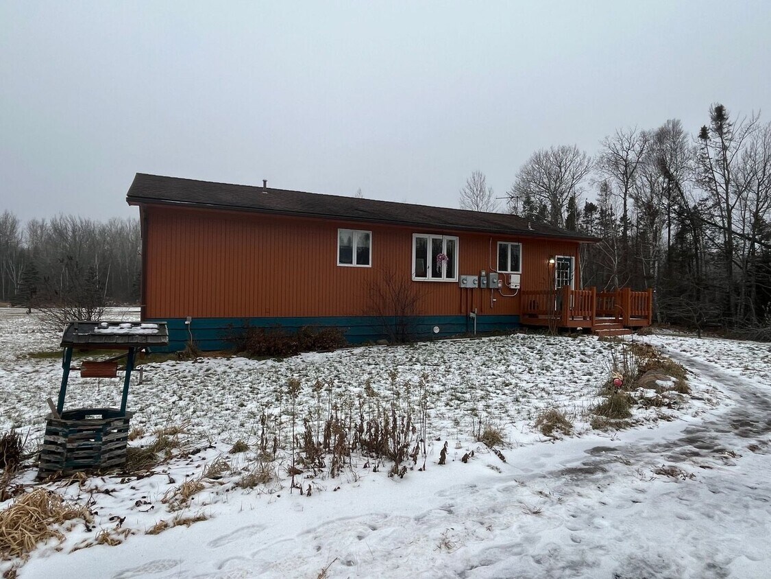 Primary Photo - Beautiful 3 Bedroom / 2 Bath on 7 Acres!