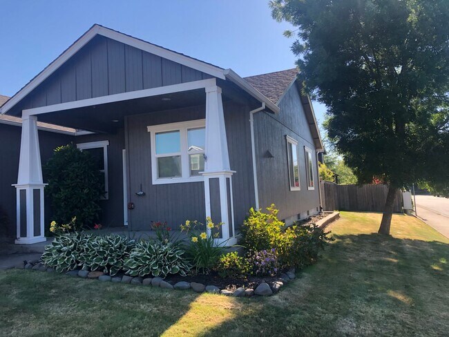 Foto del edificio - 3 bedroom 2 bath house in Creswell
