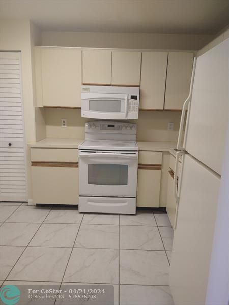 Foto del edificio - 3183 NW 85th Ave