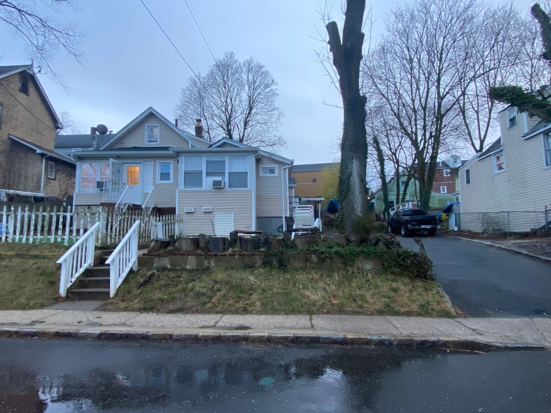 Photo - 48 Van Nostrand Ave (Great Neck, NY)