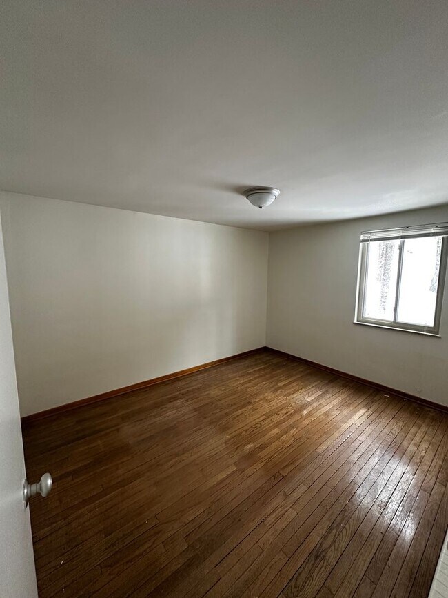 Foto del edificio - 298 Lumar Dr