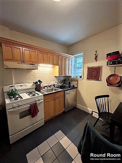 Primary Photo - 245 Cambridge St