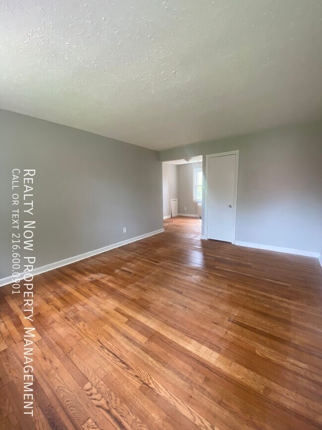 Foto del edificio - 2481 Noble Rd