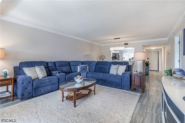 Building Photo - 7430 Lake Breeze Dr
