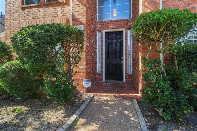 Building Photo - 2209 Micarta Dr