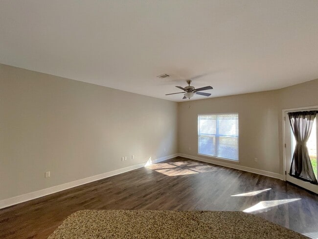 Building Photo - 505 Arbor Lake Dr