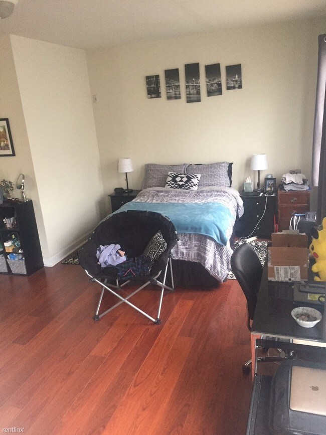 Building Photo - 1 br, 1 bath  - 513 S 13th St