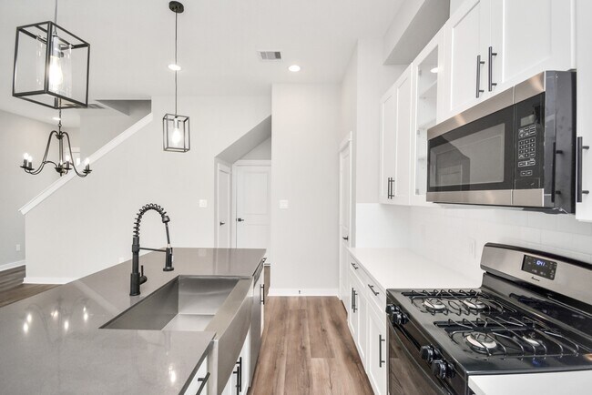 Foto del edificio - 8419 Berry Brush Ln