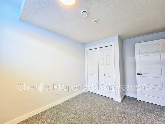 Building Photo - 6038 Edmonds Pl NW