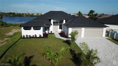 Building Photo - 702 NW 30th Pl