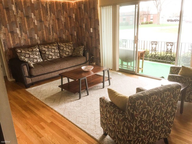 Foto del edificio - 303 E Plainfield Rd