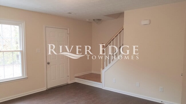 Building Photo - 508 Lusardi Dr