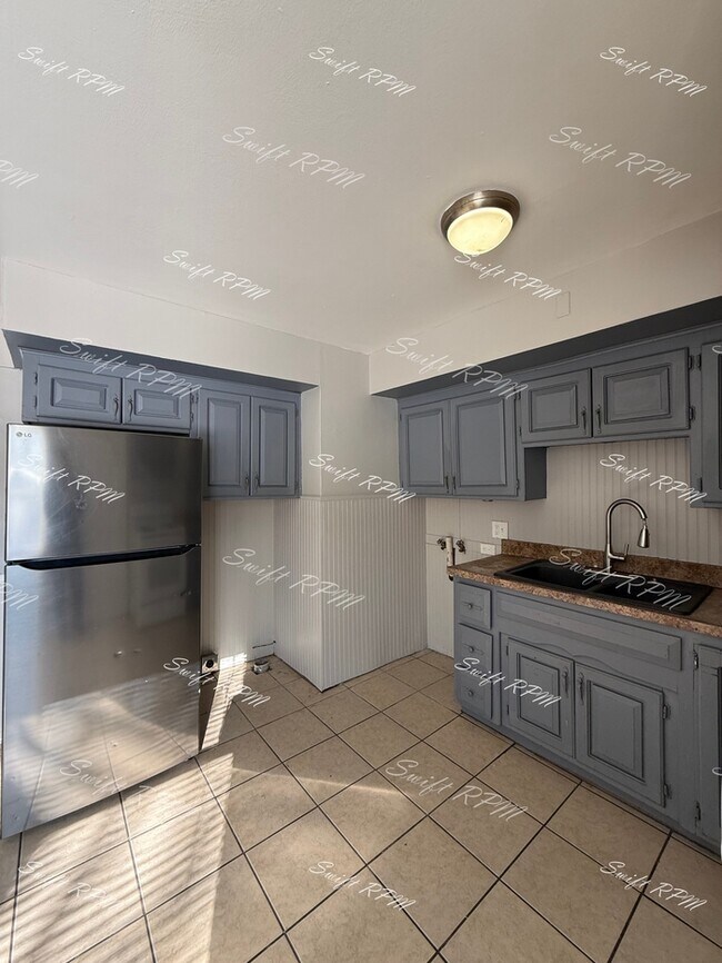 Foto del edificio - 7003 E 113th St