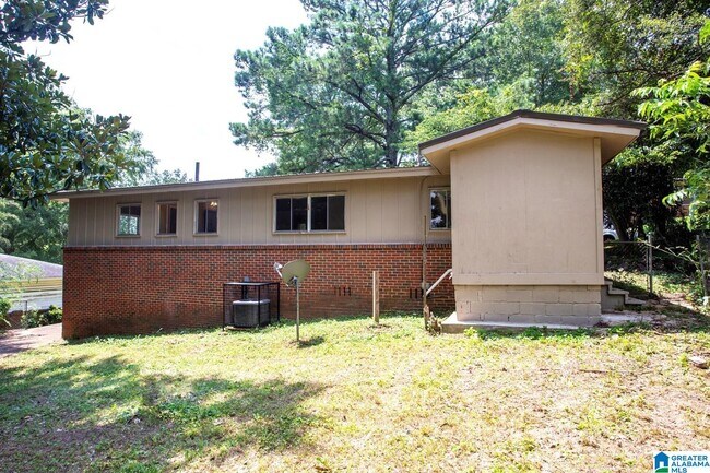 Foto del edificio - 1317 Hartford Dr