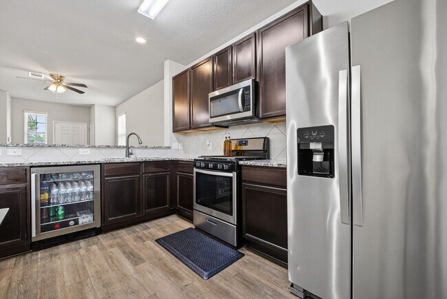 Foto del edificio - 13640 Collier Park Ln