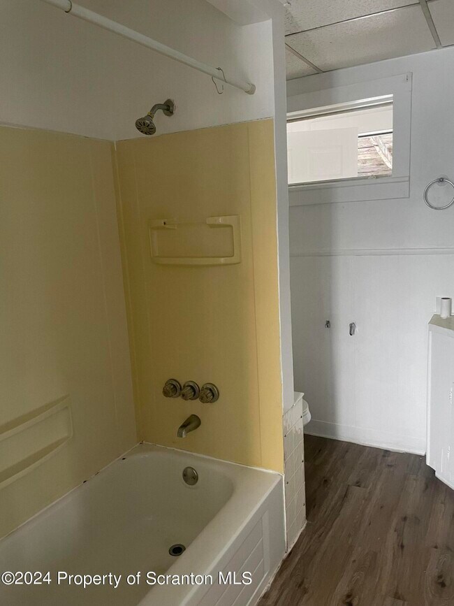 Foto del edificio - 1326 N Washington St