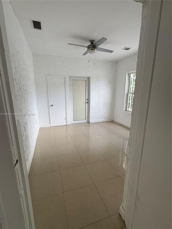 Foto del edificio - 1560 NW 25th Ave