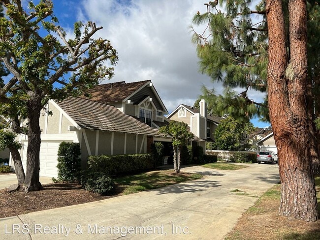 Building Photo - 3 br, 2.5 bath House - 4 Goldstone