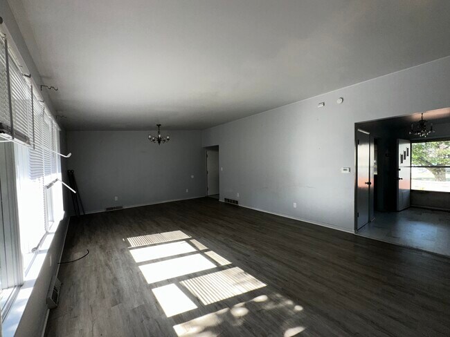 Foto del edificio - 1010 S 26th St