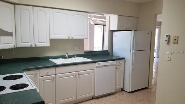 Building Photo - 2232 Bahia Vista St