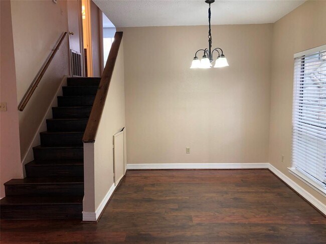 Building Photo - 3768 Tanglewilde St