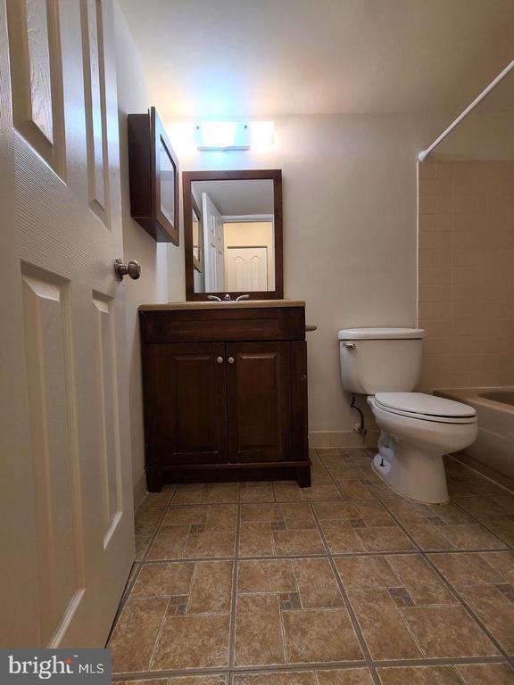 Foto del edificio - 7802 Dassett Ct