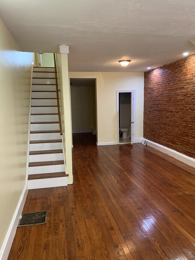 Foto del edificio - 747 E Woodlawn St