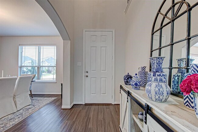 Building Photo - 23811 Via Viale Dr