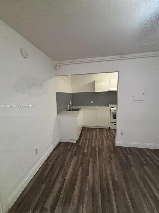 Foto del edificio - 542 NW 8th St