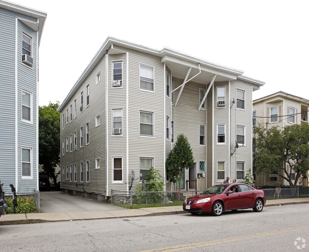 270272 Mechanic St, Southbridge, MA 01550 Apartments in Southbridge