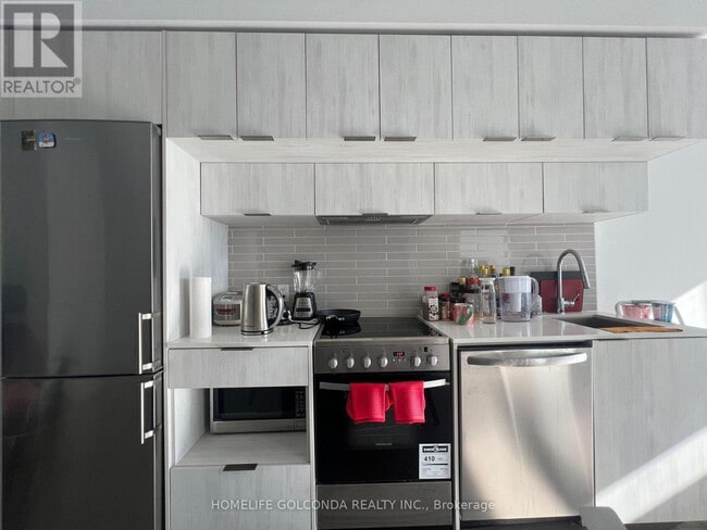 Building Photo - 181 Dundas St E