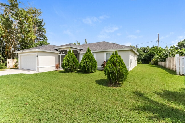 Building Photo - 2165 SW Monterrey Ln