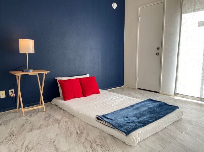 Foto del edificio - 9645 Spyglass Ave