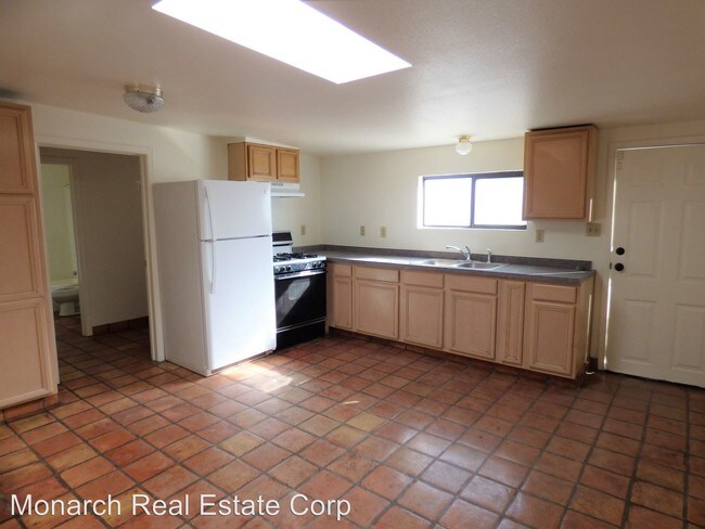 Building Photo - 4 br, 2 bath House - 515 S. Mesquite St