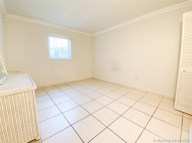 Building Photo - 8605 SW 68th Ct