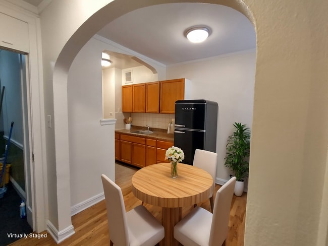 214 - 1528 W Pratt Blvd