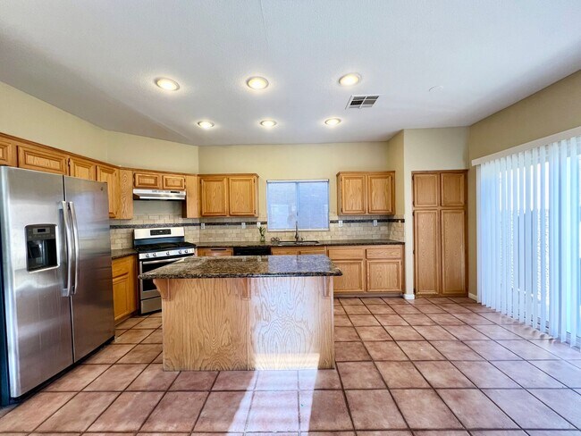 Building Photo - 4BD/2.5BA HOME ON CUL-DE-SAC W/ POOL/SPA