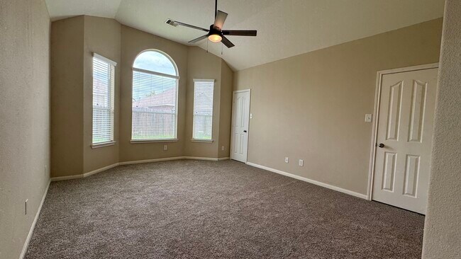 Foto del edificio - 10006 Kendahlwood Ln