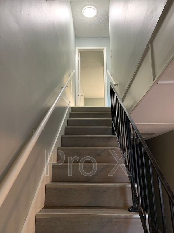 Building Photo - 2027-2037 S River St
