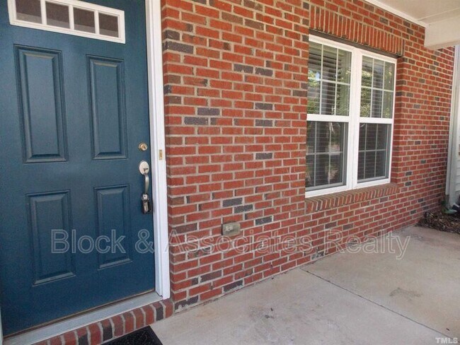 Building Photo - 1105 Ileagnes Rd