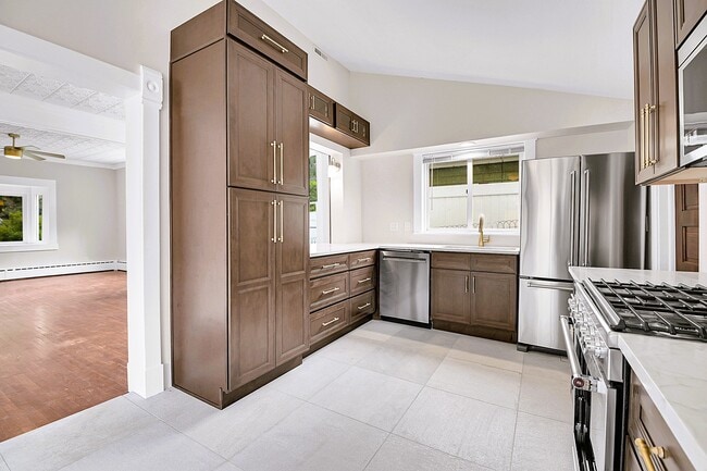 Photo - 16 Colorado Blvd House